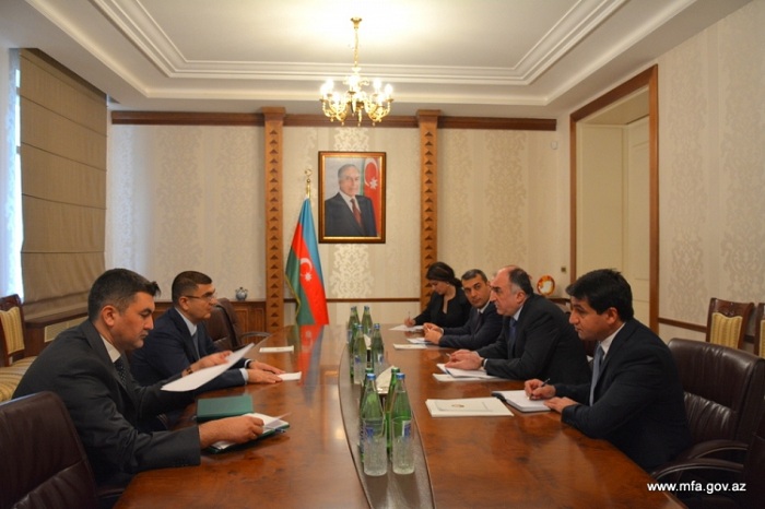 Azerbaijani FM receives outgoing Turkmen envoy 